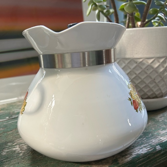 Corningware White Floral Teapot with Black Handle and Silver Lid - Picture 10 of 14